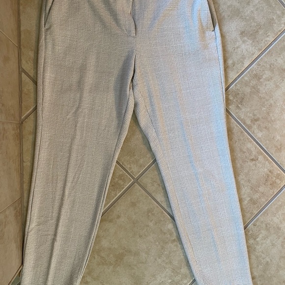 H&M Trousers-Never Been Worn Sz14 runs small-12 Beige&White pattern. Flattering - Picture 5 of 11